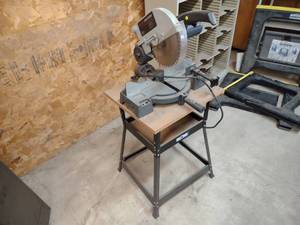 lot 32 image: Craftsman 10 3 hp. Miter Saw...