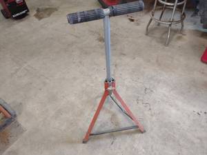 lot 35 image: Adjustable Height Work Stand...