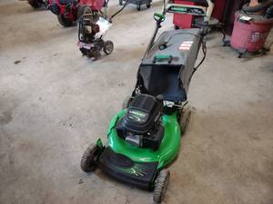 lot 43 image: Lawn Boy 21 Self Propelled Electri...