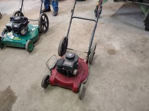lot 45 image: 20 3.5 hp. Lawn Mower, No Spark Pl...
