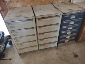 lot 51 image: (3) Wright Cabinets, 19x24x38...