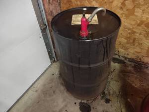 lot 66 image: Drum with Approx. 7 of 15w40 Motor...