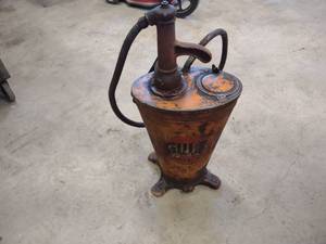 lot 70 image: Vintage Gulf Lubester...