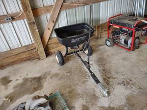lot 75 image: Agri-Fab Broadcast Spreader...