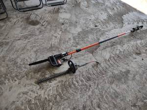lot 78 image: 12 Electric Pole Saw & Hedge Trimm...