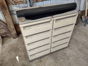 lot 88 image: (2) Wright Cabinets, 19x24x38...
