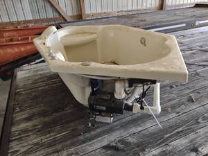 lot 101 image: Pearl Massage Bathtub, Appears New...