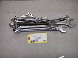 lot 232 image: Wrench Set 38-1 14...