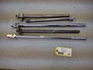 lot 258 image: 34 Breakers Bars & Extension...
