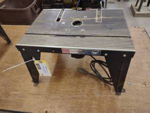 lot 119 image: Craftsman Router Table with Craftsm...