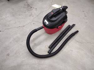 lot 123 image: 2.5  Gallon Shop Vac...
