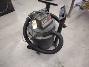 lot 121 image: Craftsman 16 Gallon Shop Vac...