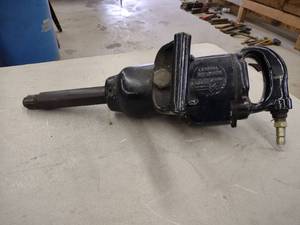 lot 165 image: Central Pneumatics 1 Air Impact...