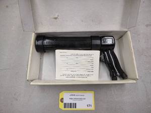 lot 171 image: Air Caulking Gun...