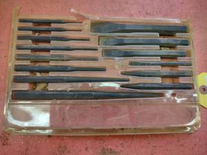 lot 317 image: Chisel & Punch Set...