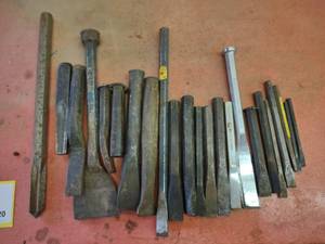 lot 320 image: Assorted Chisels...