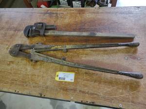 lot 327 image: 36 Bolt Cutters & 36 Pipe Wrench...
