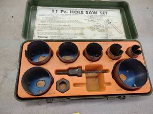 lot 381 image: Hole Saw Set...