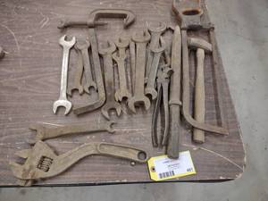 lot 401 image: Assorted Tools...