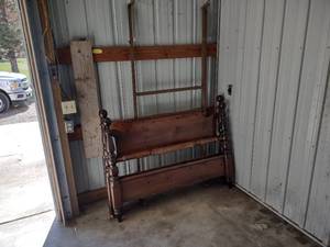 lot 453 image: Full Size Bed Frame...