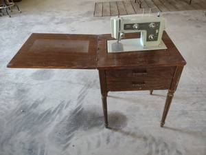 lot 472 image: Sears Kenmore Special Stitches Sewi...