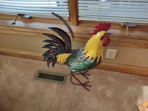 lot 476 image: 26 Rooster...