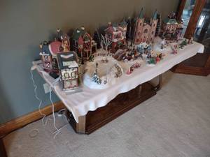 lot 484 image: Christmas Village with Display Tabl...