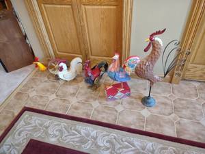 lot 494 image: (5) Roosters...