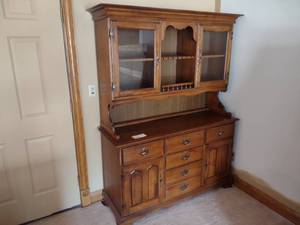 lot 518 image: Hutch, 54x18x72...