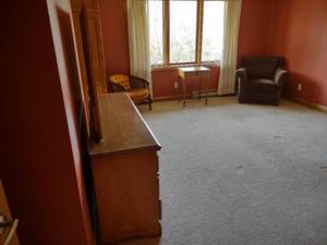 lot 525 image: Bedroom Suite...