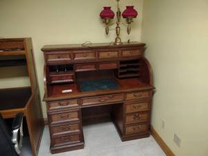 lot 547 image: Roll Top Desk & Lamp, 56x26x52...