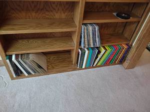 lot 561 image: Assorted Albums & Records...