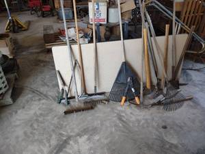 lot 594 image: Assorted Tools...