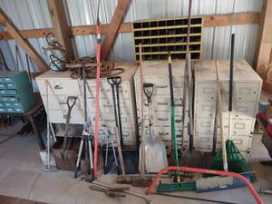 lot 596 image: Assorted Tools...
