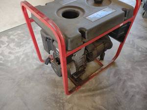lot 425 image: Generac SVP-5000 10 hp. Generator...