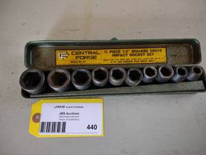 lot 440 image: 12 Impact Socket Set, 716-1...