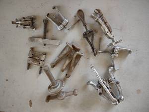 lot 445 image: Assorted Pullers & Misc...