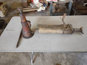 lot 605 image: (2) Jacks ...