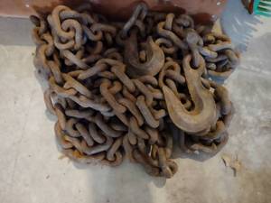 lot 623 image: 12 Log Chain...