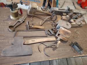 lot 647 image: Vintage Tools...
