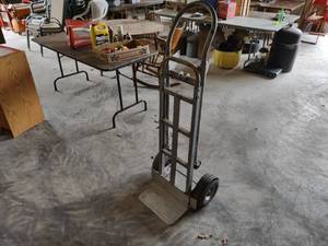 lot 661 image: Wesco Convertible Hand Truck...