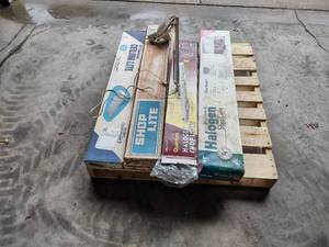 lot 668 image: Pallet of Lights...