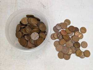 lot 766 image: Assorted Wheat Pennies 1930s-1950s