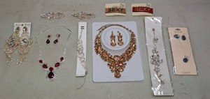 lot 411 image: Lot of Glitzy Fashion Jewelry