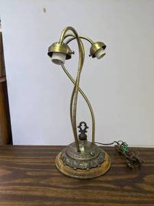lot 523 image: Vintage Style Free Form Table Lamp