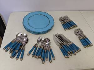 lot 532 image: Lot of Blue Silverware and Charger Plates