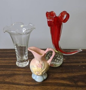 lot 505 image: Vintage Pitcher and Vases