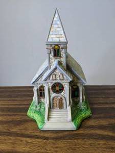 lot 511 image: Partylite The Church Tea LightVotive Candle Holder