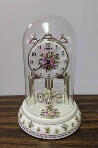 lot 516 image: Timex Anniversary Glass Domed Clock