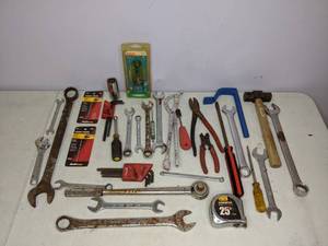 lot 342 image: Hand Tools Galore